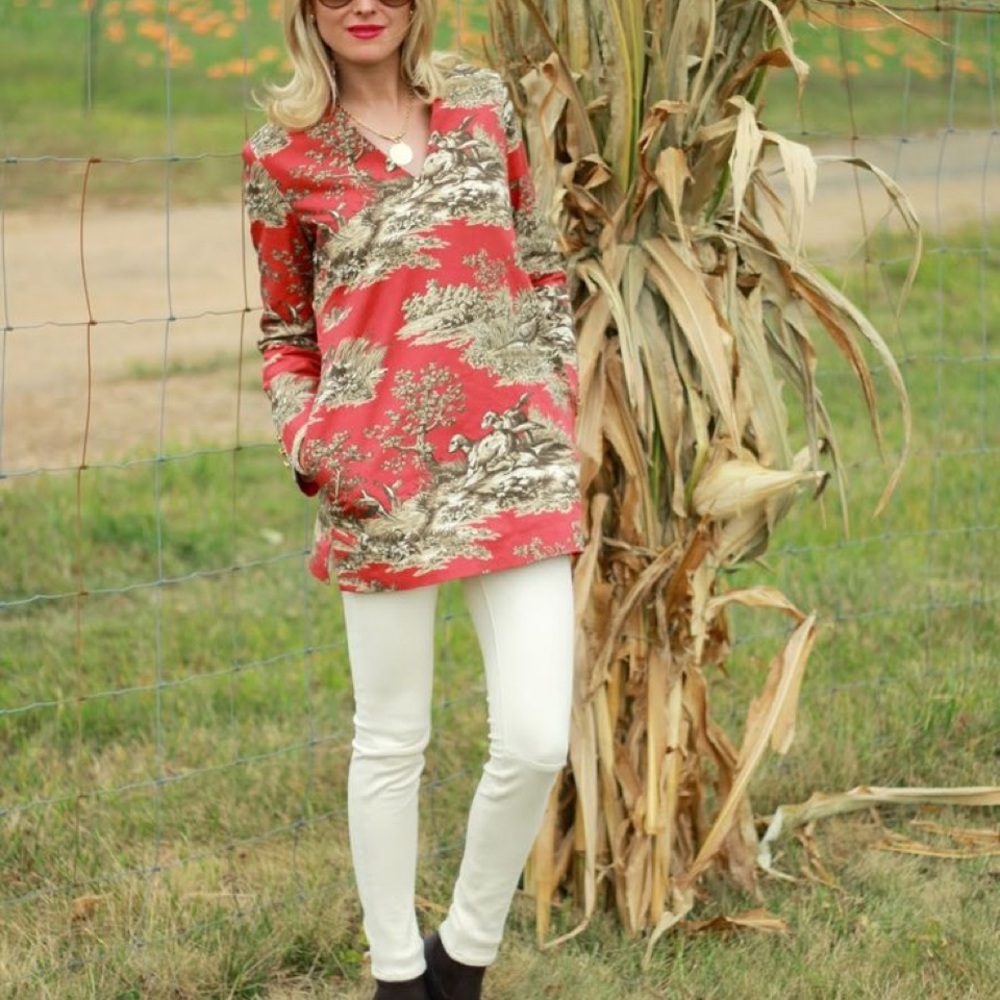 B the Collection Red and Gray Scenic Print Tunic